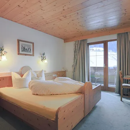 Ausserwieserhof ファームステイ